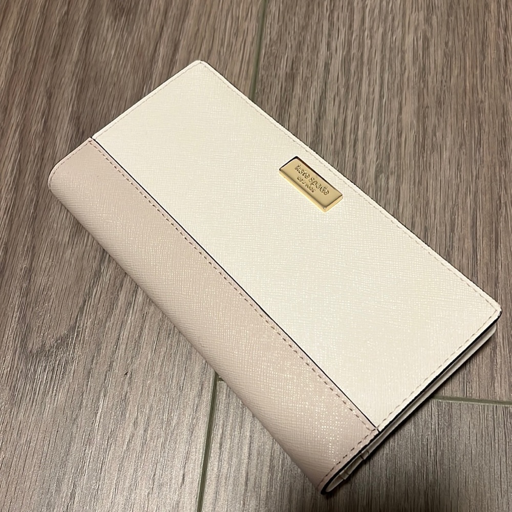 KATE SPADE wallet, new without tags